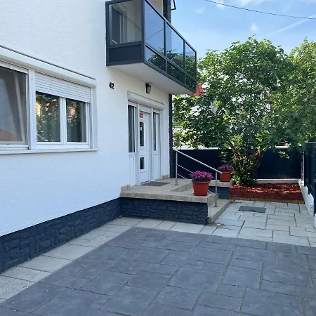 Apartment Eros Apartman *