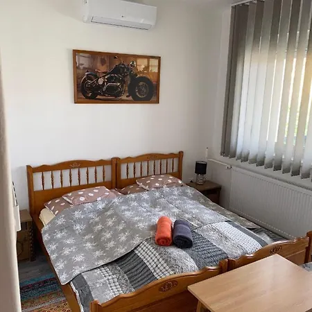 Apartment Eros Apartman *